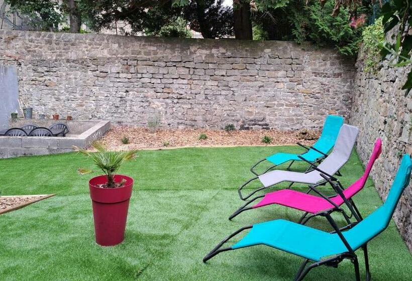 Joli T3 Avec Extérieur Proche Du Centre Et Des Remparts