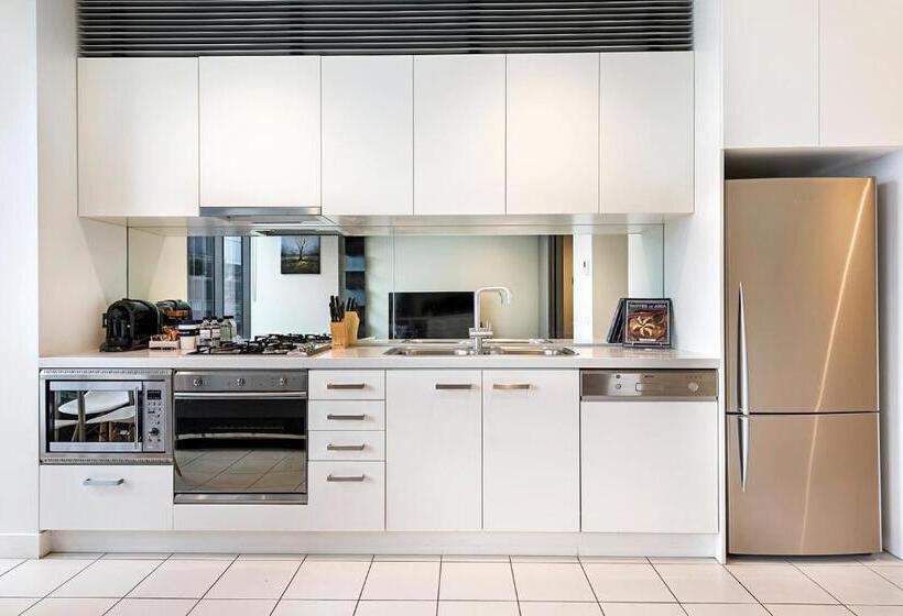 Luxury Designer Suite In Most Prestigious Location In Melbourne