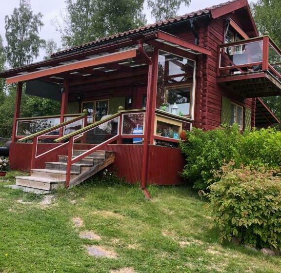 Mysigt Boende I Rättvik Med Utsikt över Siljan