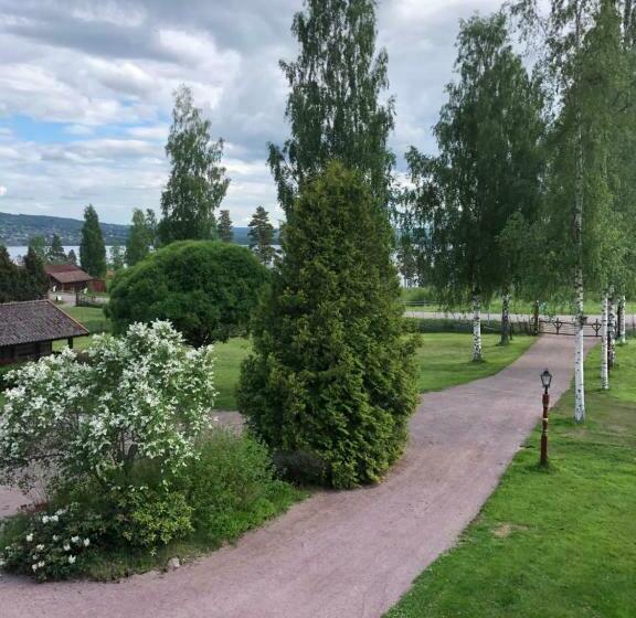 Mysigt Boende I Rättvik Med Utsikt över Siljan