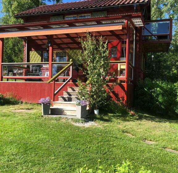 Mysigt Boende I Rättvik Med Utsikt över Siljan