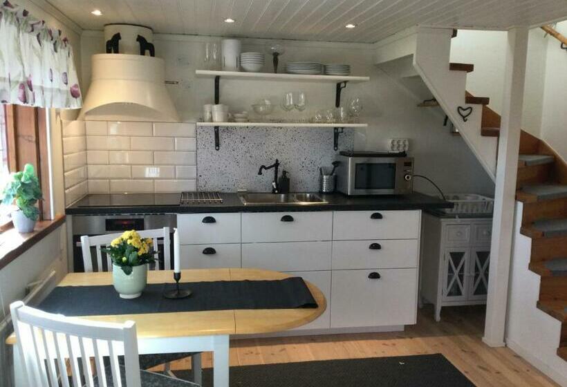 Mysigt Boende I Rättvik Med Utsikt över Siljan