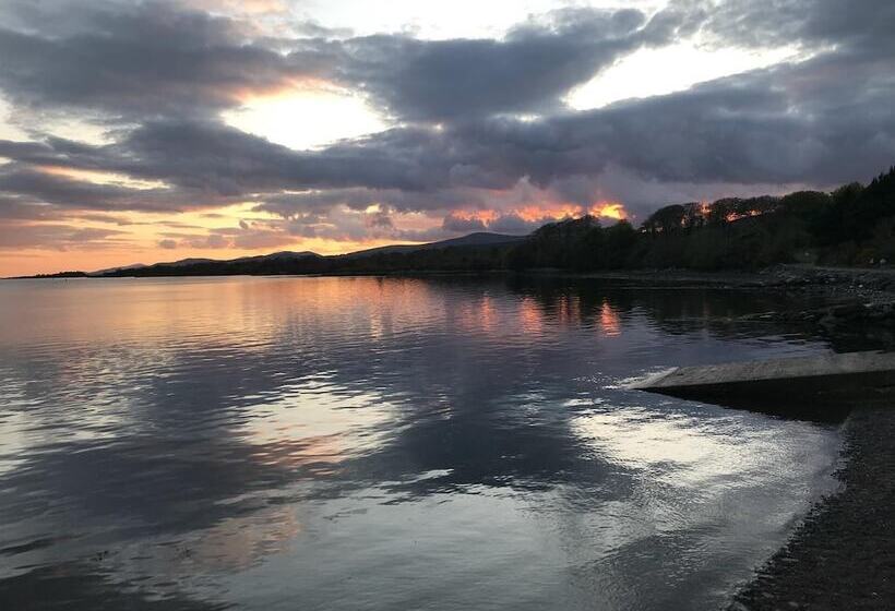 Newly Renovated, Stylish Self Catering Apartment