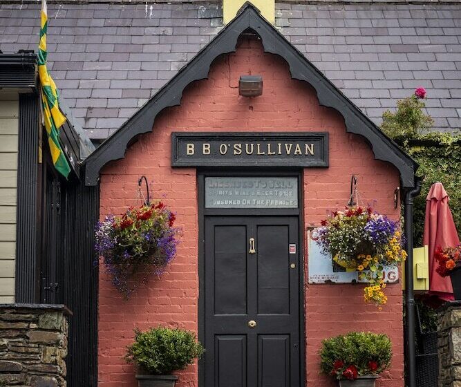 Newly Renovated, Stylish Self Catering Apartment