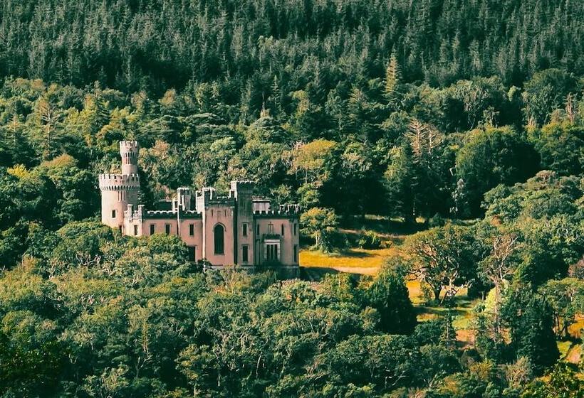 Newly Renovated, Stylish Self Catering Apartment