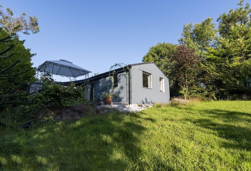 Newly Renovated, Stylish Self Catering Apartment