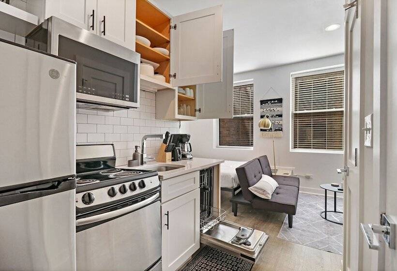 Nice & Comfy Studio Apt In Uptown