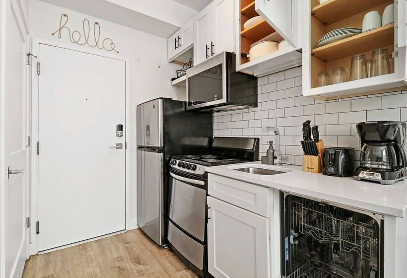 Nice & Comfy Studio Apt In Uptown