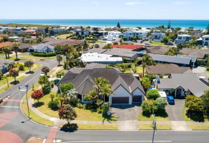 Palm Paradise With Spa