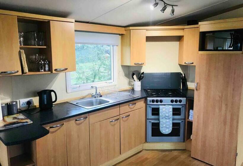 Plum Tree Lodge Set In 2 Acres Of Private Land