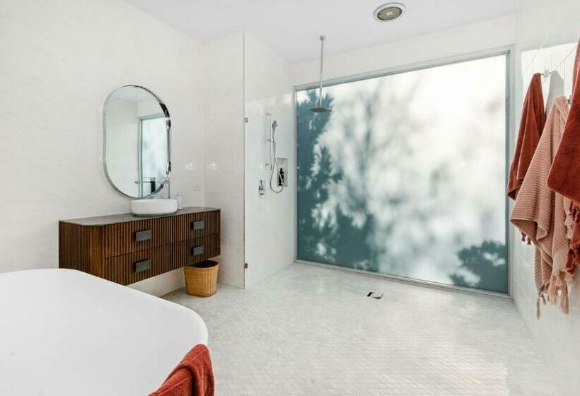 Poolside Paradise Mount Eliza