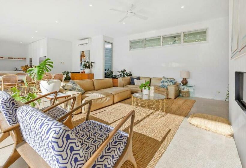 Poolside Paradise Mount Eliza