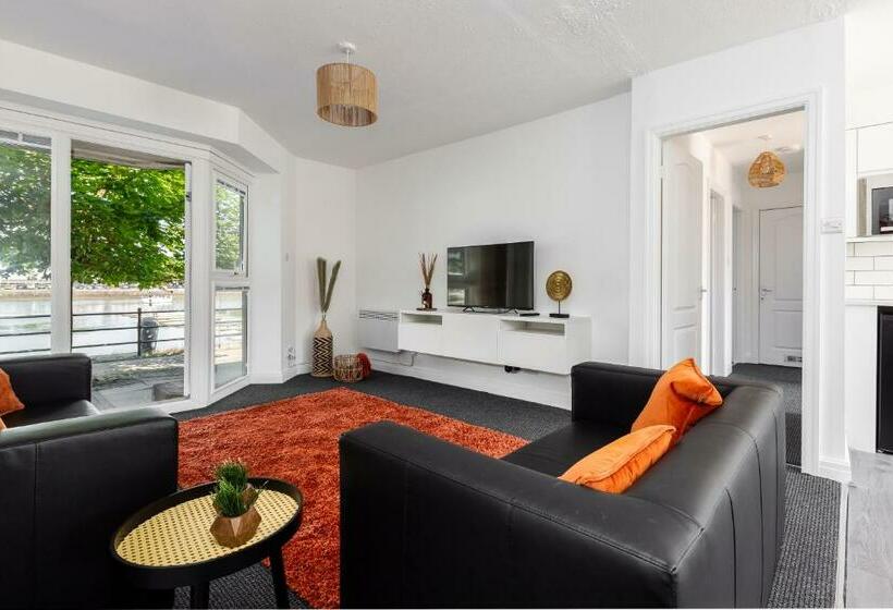 Princes   2 Bedrooms Parking Wi Fi   Cozy Pads