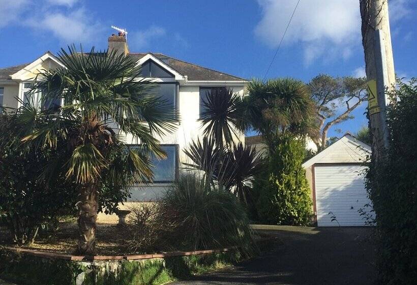 Sunnyview 5 Bed House In Kingsbridge With Parking