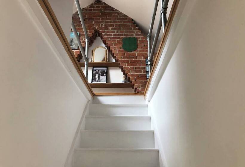 Sunnyview 5 Bed House In Kingsbridge With Parking