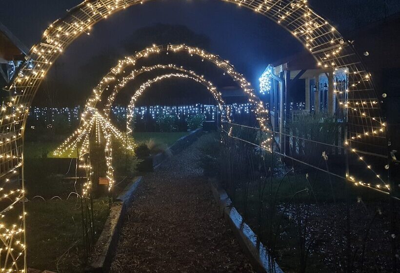 The Malvern Hills Courtyard Cabins