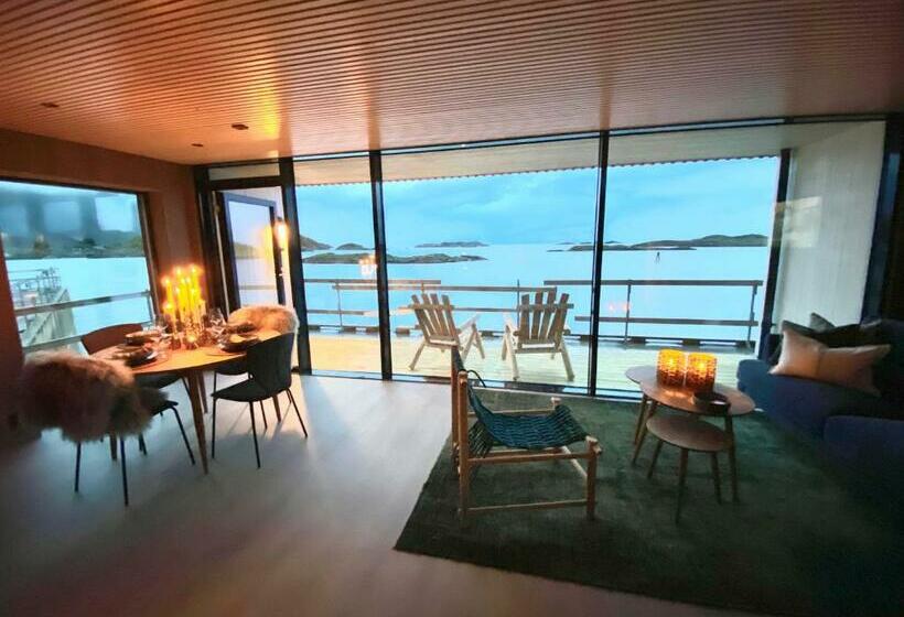 Waterfront Apartment With Panoramic Sea View