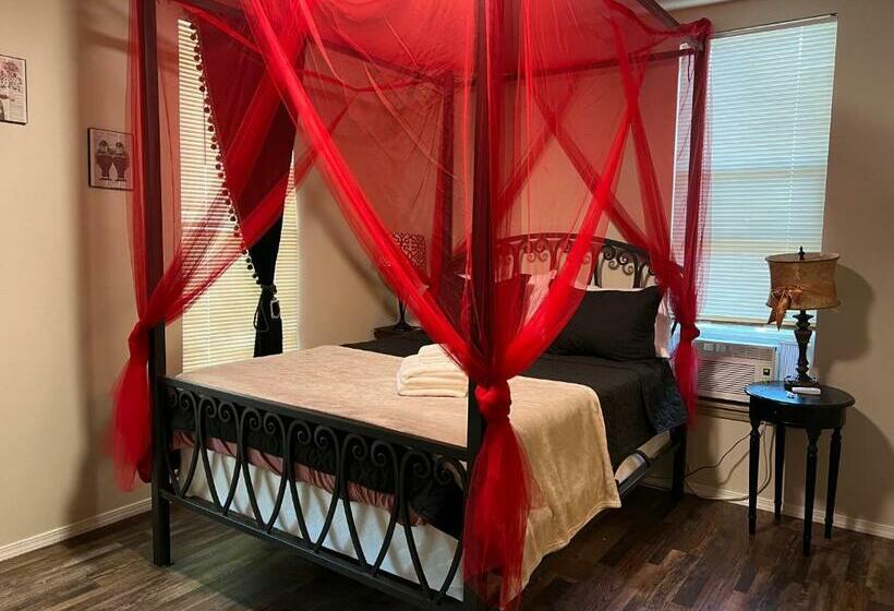 Alice The Wonderland Experience