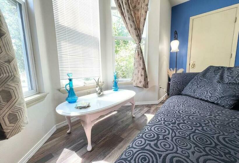 Alice The Wonderland Experience