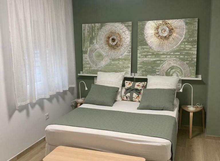 Apartamento Completamente Reformado En El Casco Antiguo Con Vistas Al Rio