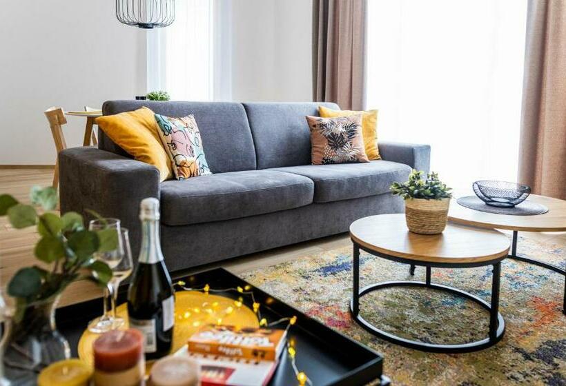 Apartmány Kubínska, Hillside