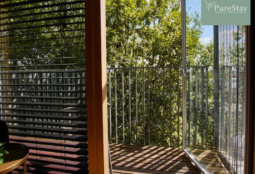 Beautiful Four Bed House By Purestay Short Lets & Serviced Accommodation Coventry With Parking