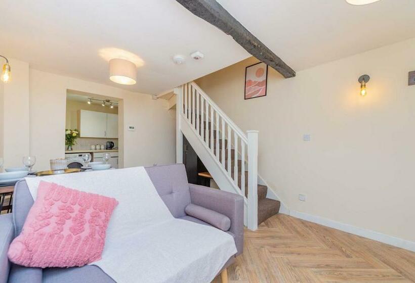 Coton Hill Shrewsbury Cottage