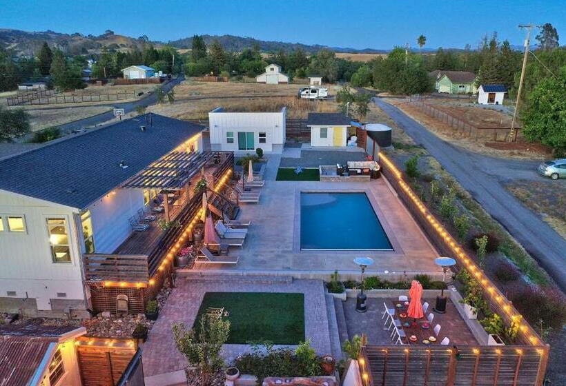 Farm To Table Hideaway In Healdsburg