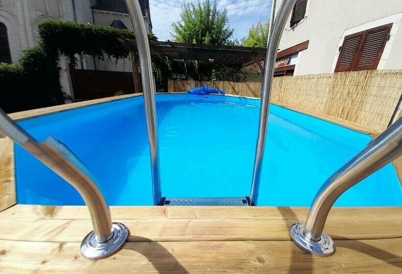 Grande Maison Familiale Avec Piscine Privée Et Garage, Centre De Saint Gaultier   Fr 1 591 369