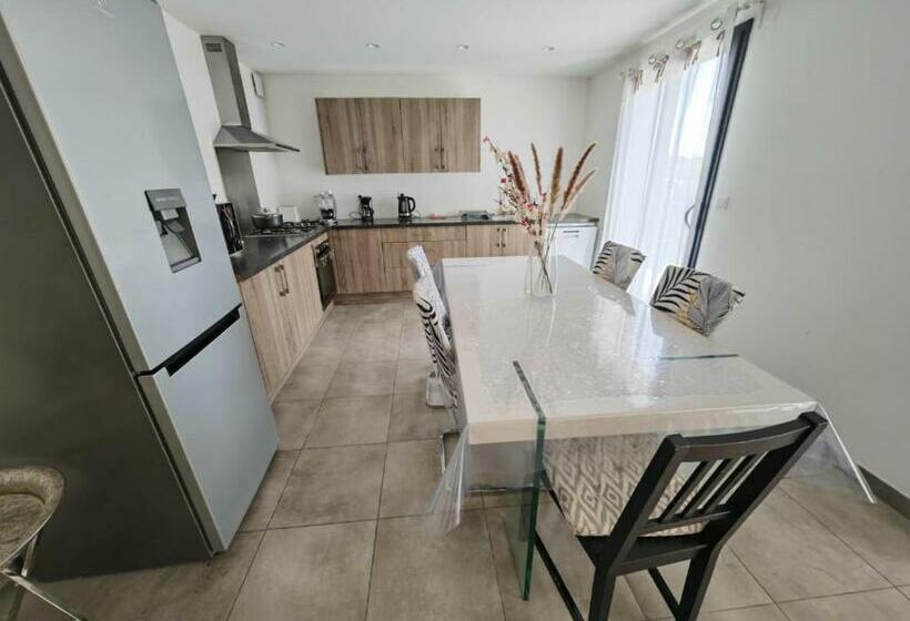 Maison Neuve Contemporaine Parking