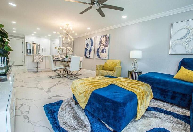 Newly Listed! 20 Percent Off! Golf And Tennis Community   Lavish Living