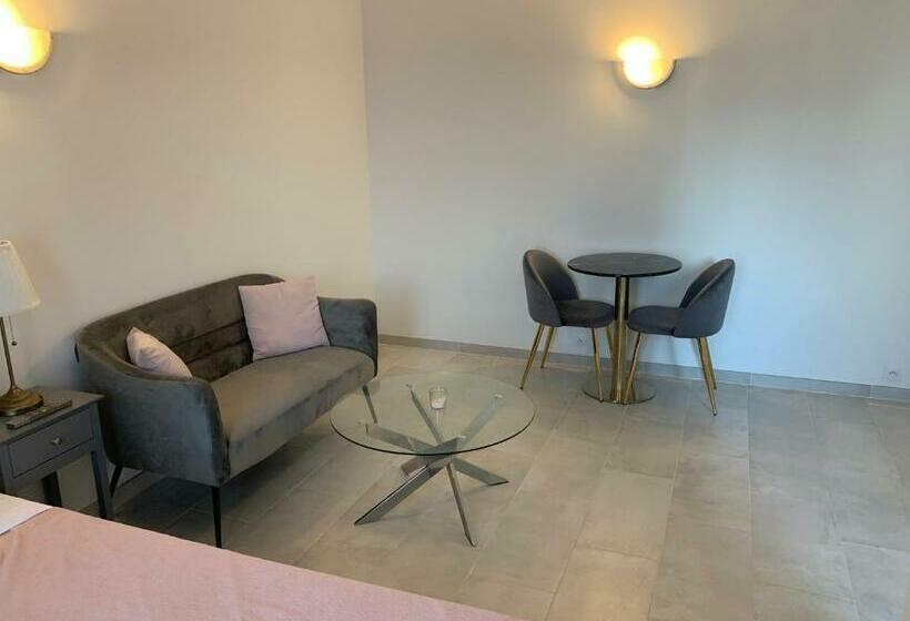 Lovely Studio Saint Jean Cachan, 20 Minutes From Luxembourg Gardens On Rer B And 350 M From Bagneux