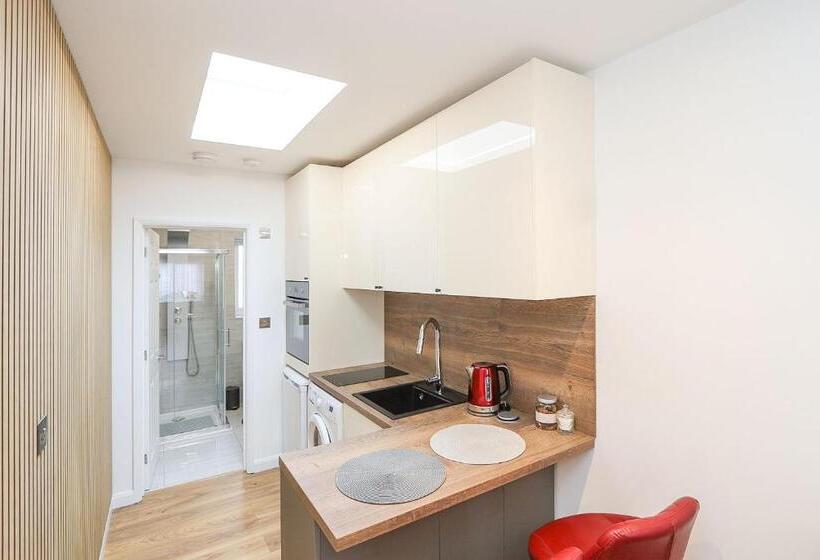 Peaceful And Novel Place To Stay