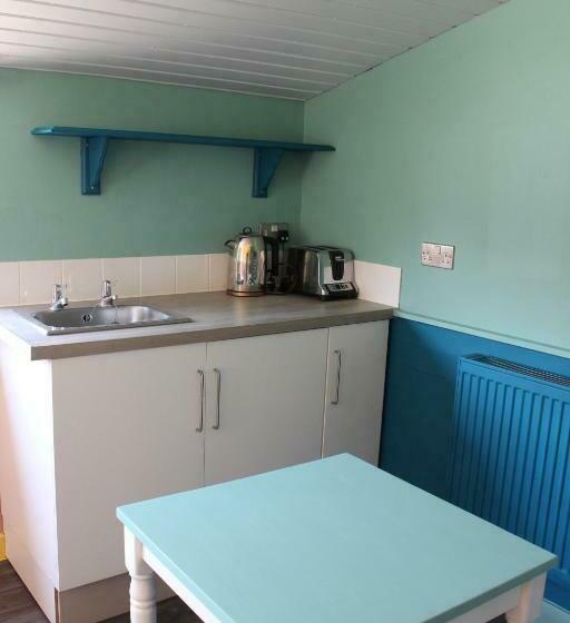Poplar Lodge, Dee Valley Stays   Cosy Microlodge With Detached Private Shower & Wc