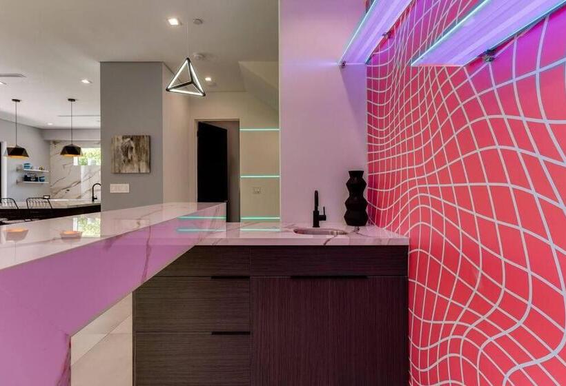 Posh Luxury Modern Home With Pool Spa And Rooftop Deck