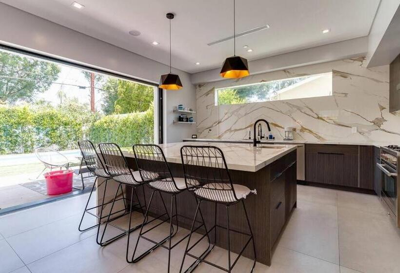 Posh Luxury Modern Home With Pool Spa And Rooftop Deck