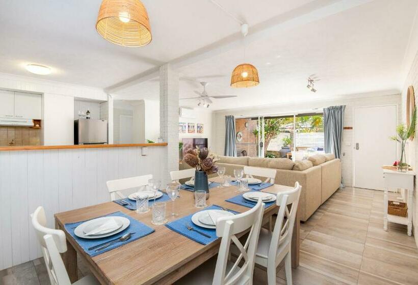 Sawtell Beachfront Villa 2 Mins To Everything!
