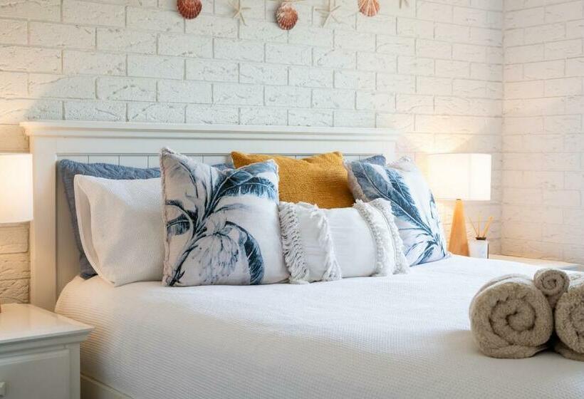 Sawtell Beachfront Villa 2 Mins To Everything!