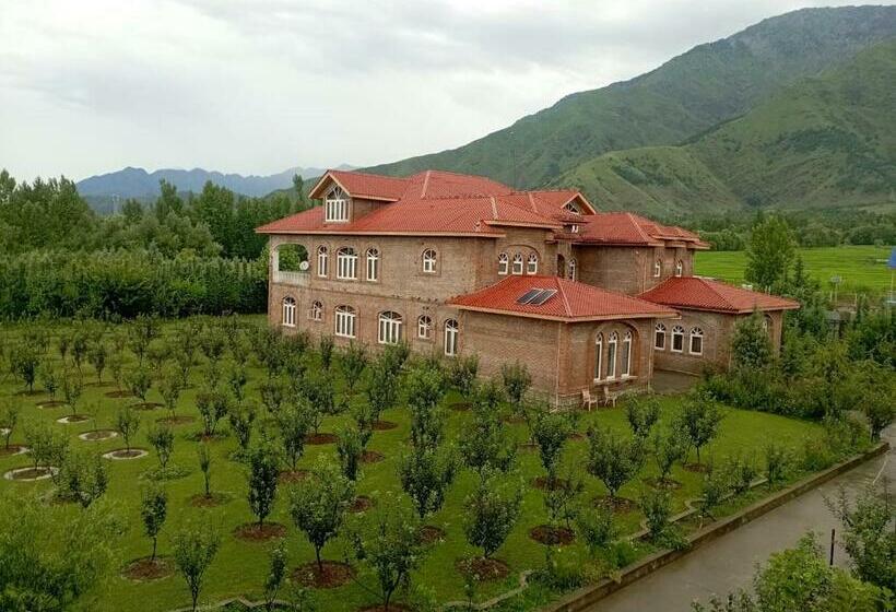 The Country Hills Villa