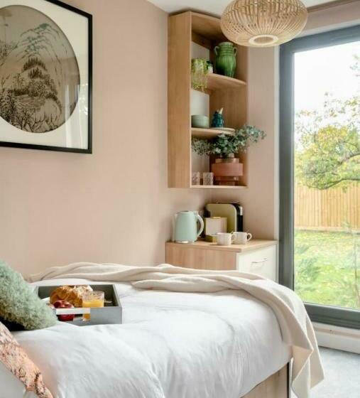 Travellers Tales   A Pod In The Cotswolds