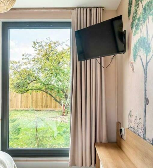 Travellers Tales   A Pod In The Cotswolds