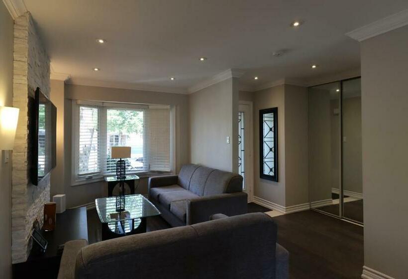 3 Bedroom Home In Mississauga