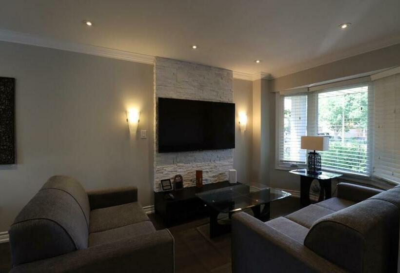 3 Bedroom Home In Mississauga