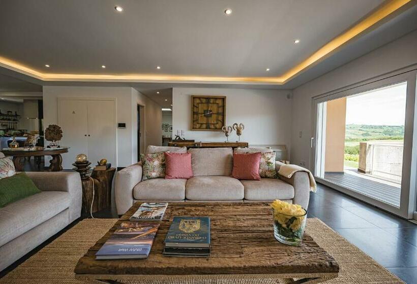 Advania Country House