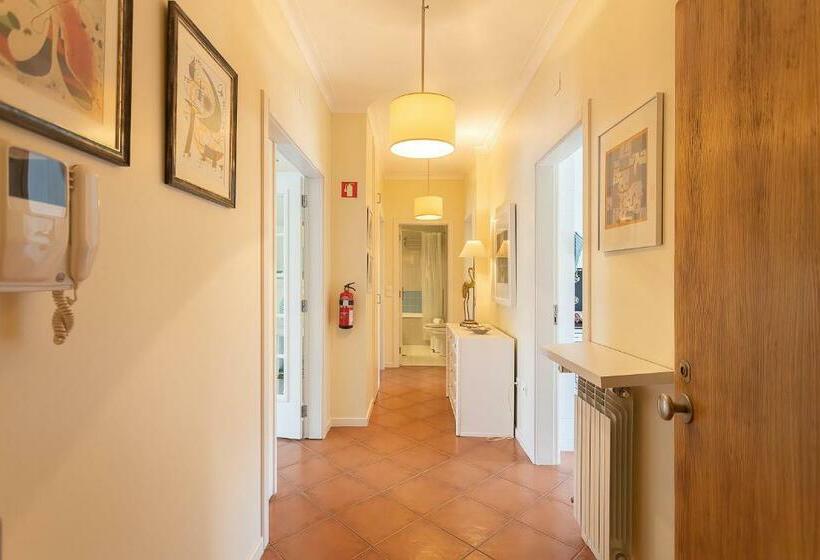 Junto á Praia  Junto A Baía