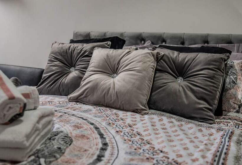 Bv Comfy Studio At Maningham Lane Bradford