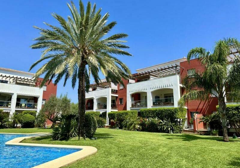 Casa Vinas Tranquil Ground Floor Apartment, Denia