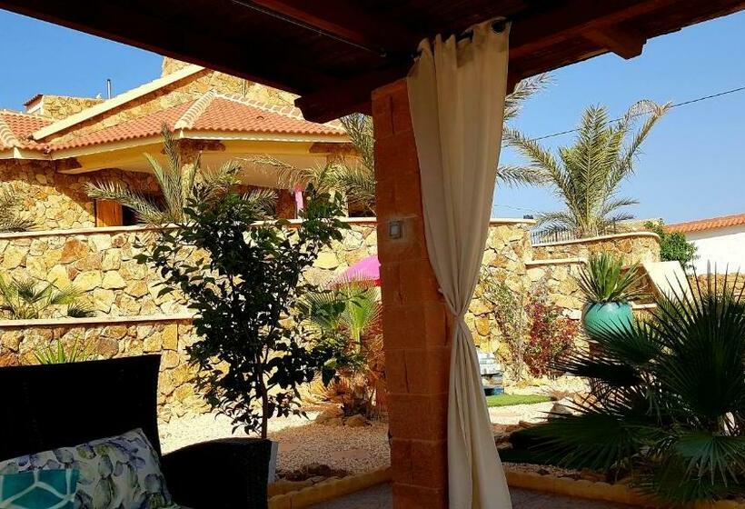 Charming Villa La Mar