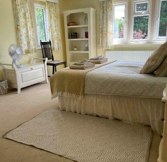 Cotswolds Luxury House In Central Bourton Large Sleeps 2 11. Pet Friendly