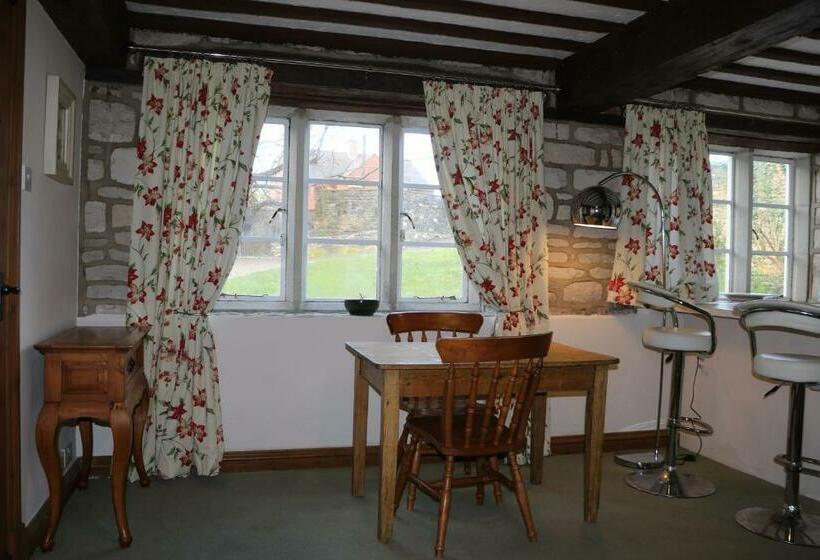 Flat 1 The Old Mill Bowbridge Lock Stroud